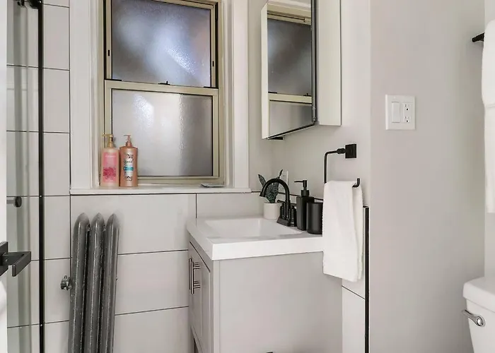 Cozy 2br - Perfect For A Seamless - Montrose 1a