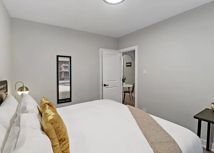 Cozy 2br - Perfect For A Seamless - Montrose 1a Apartment Chicago